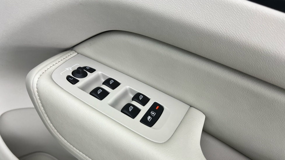 Used Volvo XC60 2025 for sale - 77560596: Photo 24