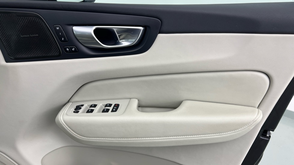 Used Volvo XC60 2025 for sale - 77560596: Photo 29