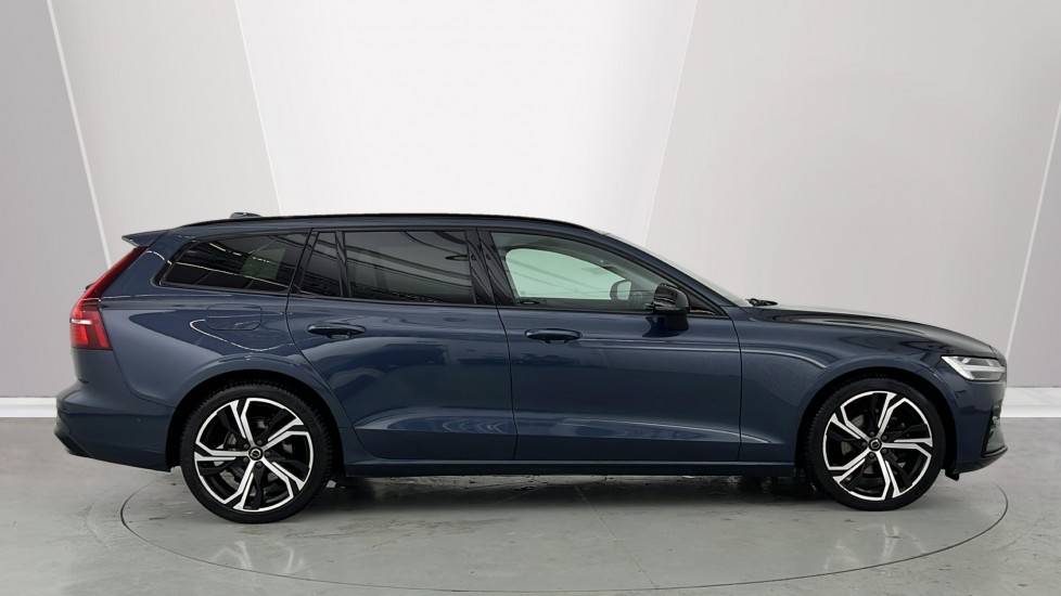 Used Volvo V60 2023 for sale - 76556837: Photo 3