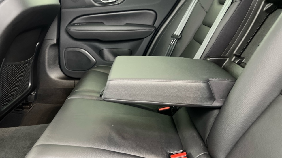 Used Volvo V60 2023 for sale - 76556837: Photo 34