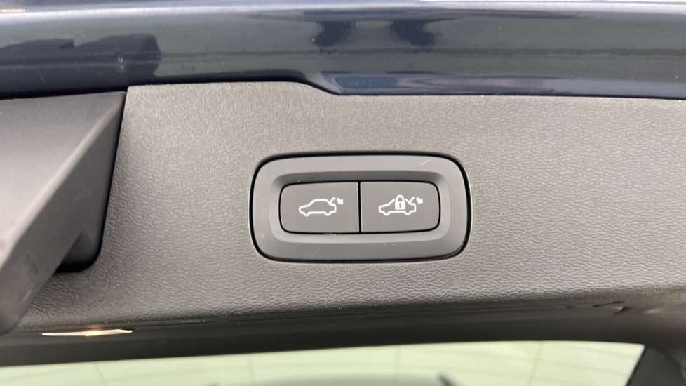 Used Volvo V60 2023 for sale - 76556837: Photo 35