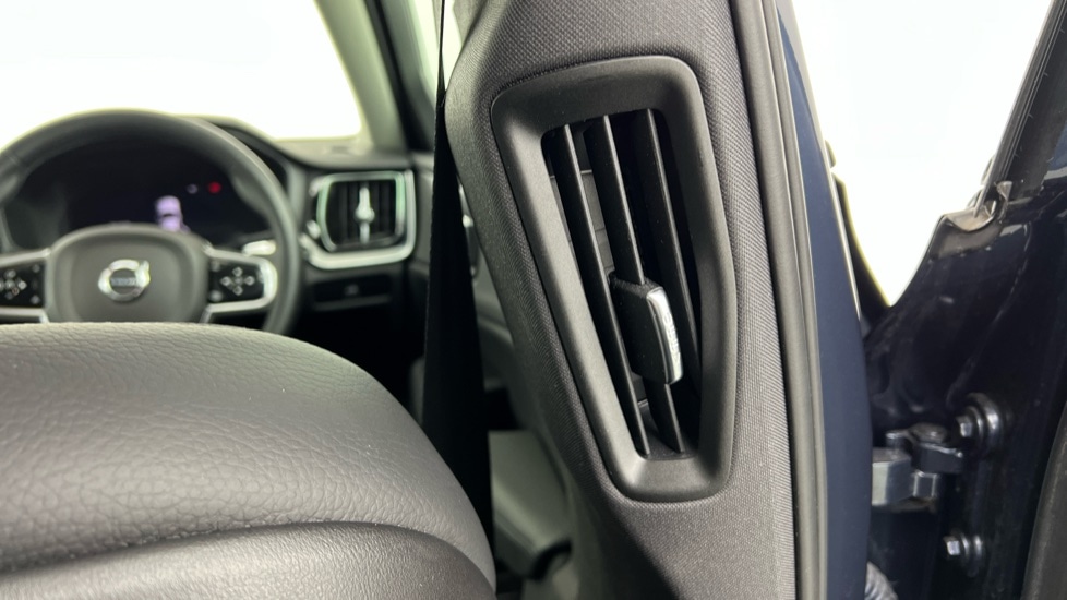 Used Volvo V60 2023 for sale - 76556837: Photo 38