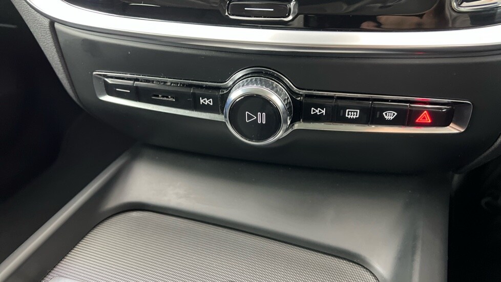 Used Volvo V60 2023 for sale - 76556837: Photo 51