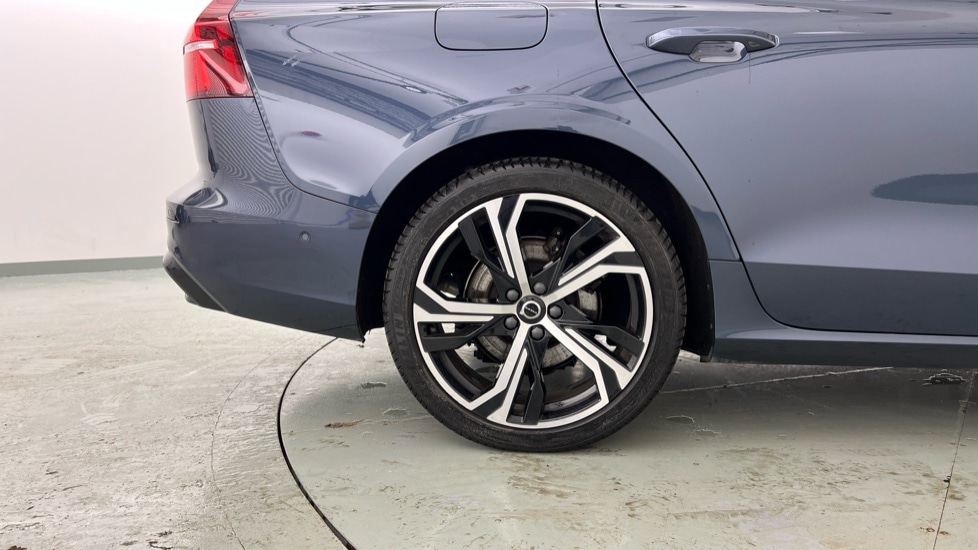 Used Volvo V60 2023 for sale - 76556837: Photo 9