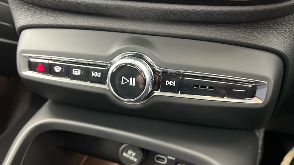 Used Volvo XC40 2024 for sale - 77660363: Photo 51