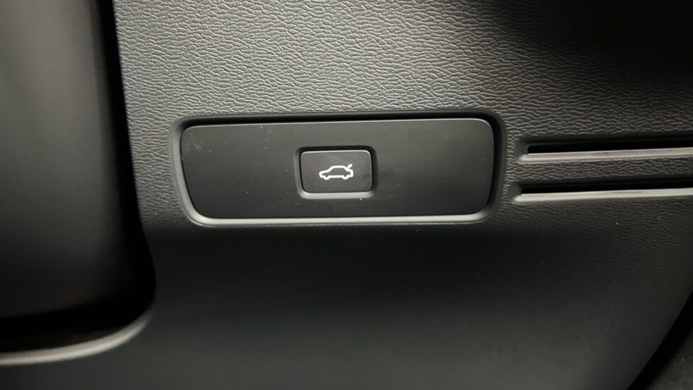 Used Volvo XC40 2024 for sale - 77660363: Photo 55