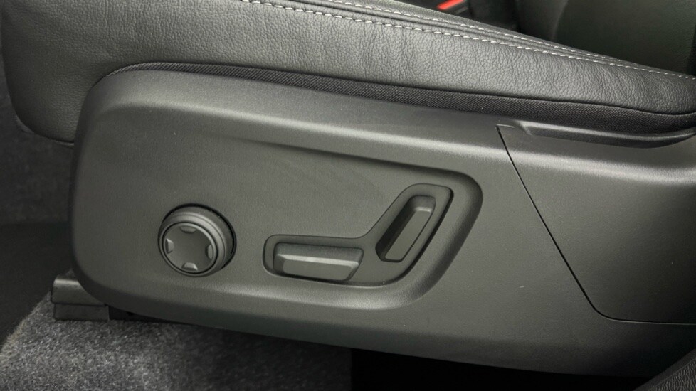 Used Volvo XC40 2024 for sale - 77660363: Photo 63