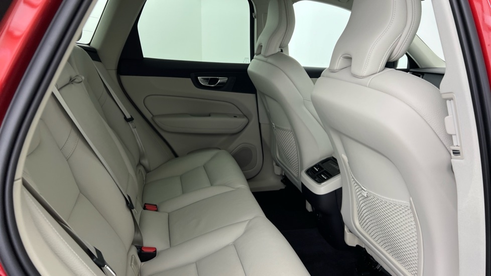 Used Volvo XC60 2023 for sale - 76523666: Photo 6