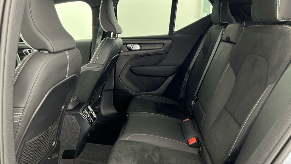 Used Volvo XC40 2024 for sale - 77710920: Photo 33