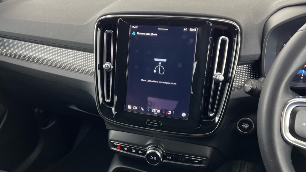 Used Volvo XC40 2024 for sale - 77710920: Photo 46