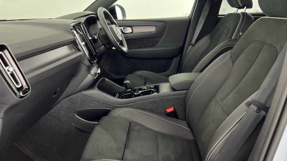 Used Volvo XC40 2024 for sale - 77710920: Photo 63