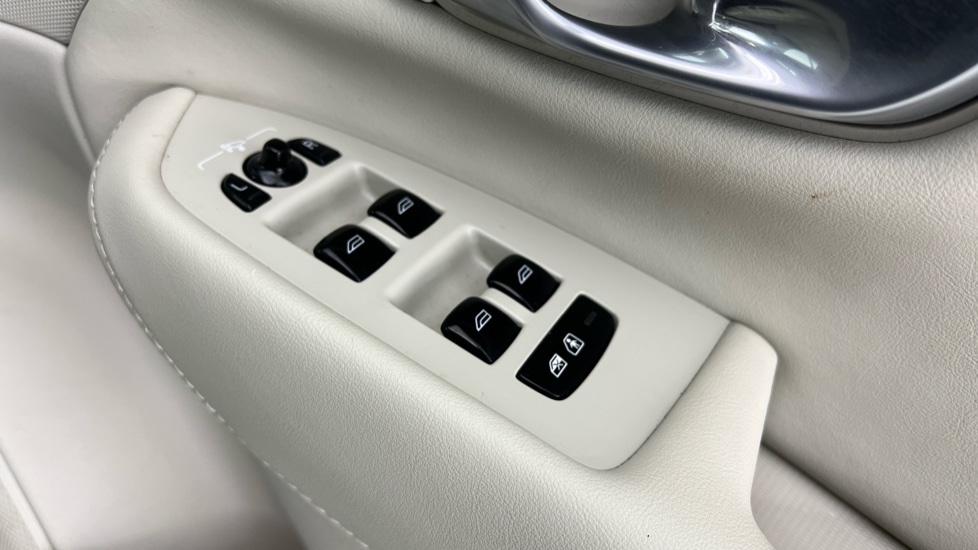 Used Volvo XC90 2023 for sale - 76861688: Photo 24