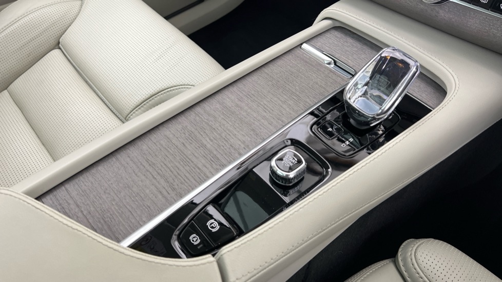 Used Volvo XC90 2023 for sale - 76861688: Photo 25