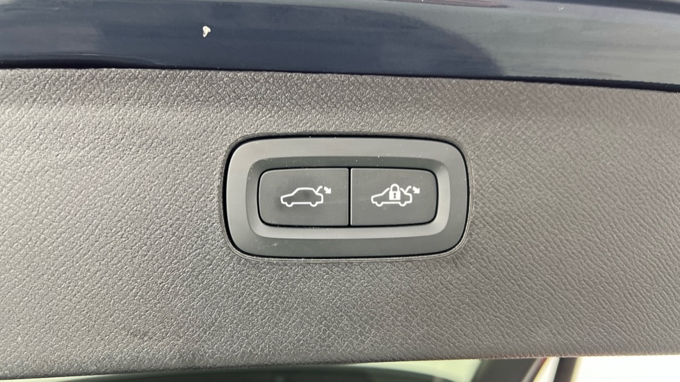 Used Volvo XC90 2023 for sale - 76861688: Photo 35