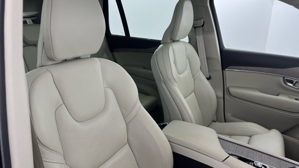 Used Volvo XC90 2023 for sale - 76861688: Photo 38