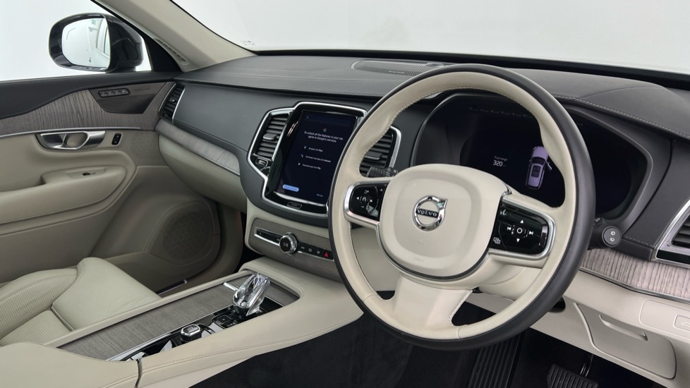 Used Volvo XC90 2023 for sale - 76861688: Photo 4