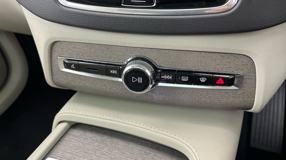 Used Volvo XC90 2023 for sale - 76861688: Photo 50