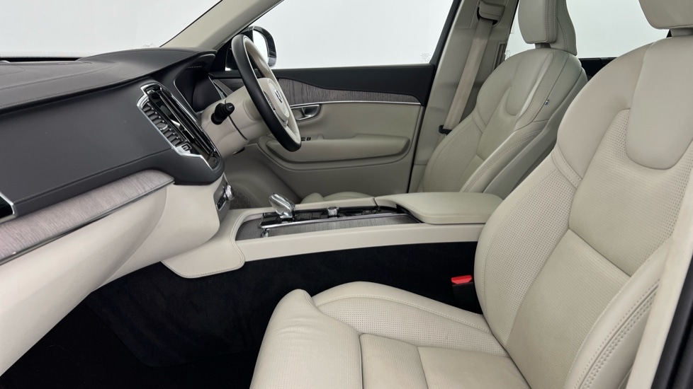 Used Volvo XC90 2023 for sale - 76861688: Photo 61