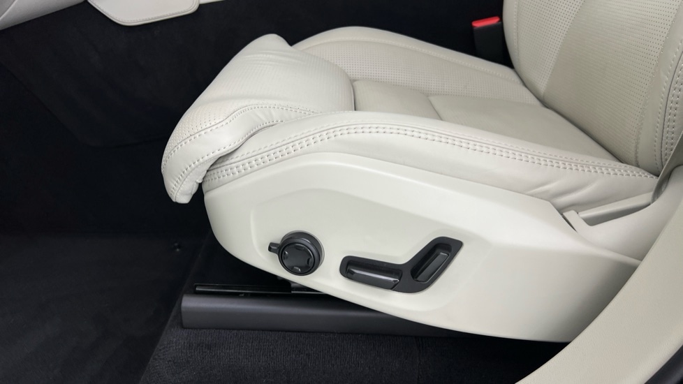 Used Volvo XC90 2023 for sale - 76861688: Photo 62