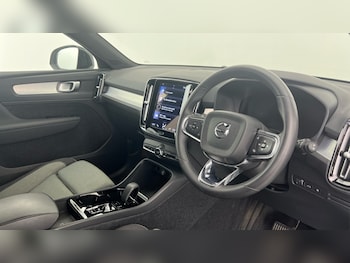 Used Volvo XC40 2023 for sale - 79442117: Photo