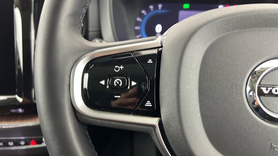 Used Volvo XC60 2023 for sale - 76168788: Photo 21