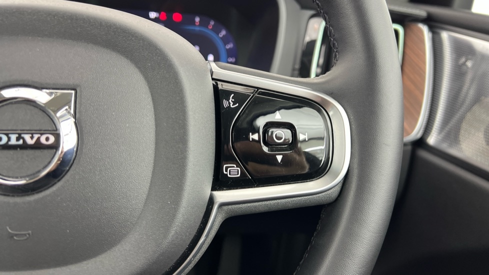 Used Volvo XC60 2023 for sale - 76168788: Photo 22