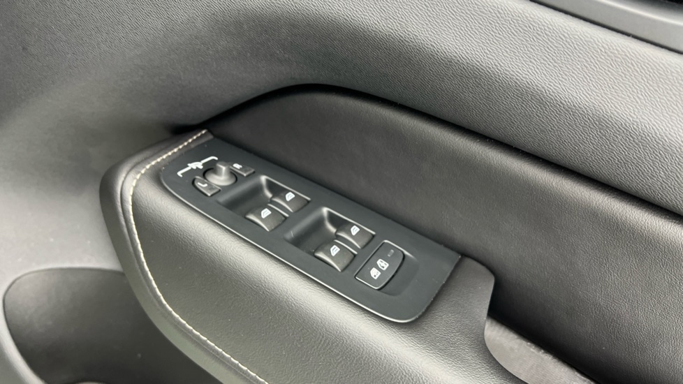 Used Volvo XC60 2023 for sale - 76168788: Photo 24