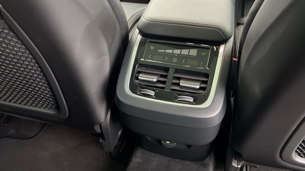 Used Volvo XC60 2023 for sale - 76168788: Photo 39