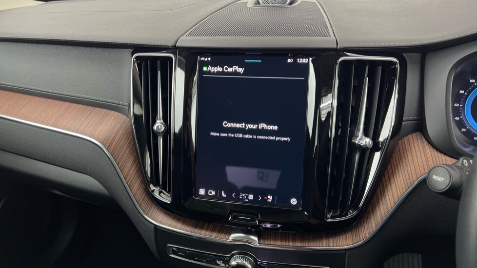 Used Volvo XC60 2023 for sale - 76168788: Photo 43