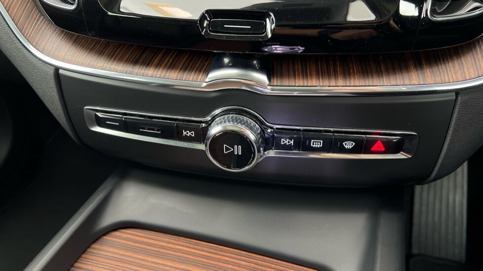 Used Volvo XC60 2023 for sale - 76168788: Photo 46