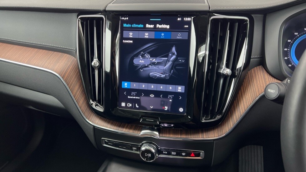 Used Volvo XC60 2023 for sale - 76168788: Photo 50