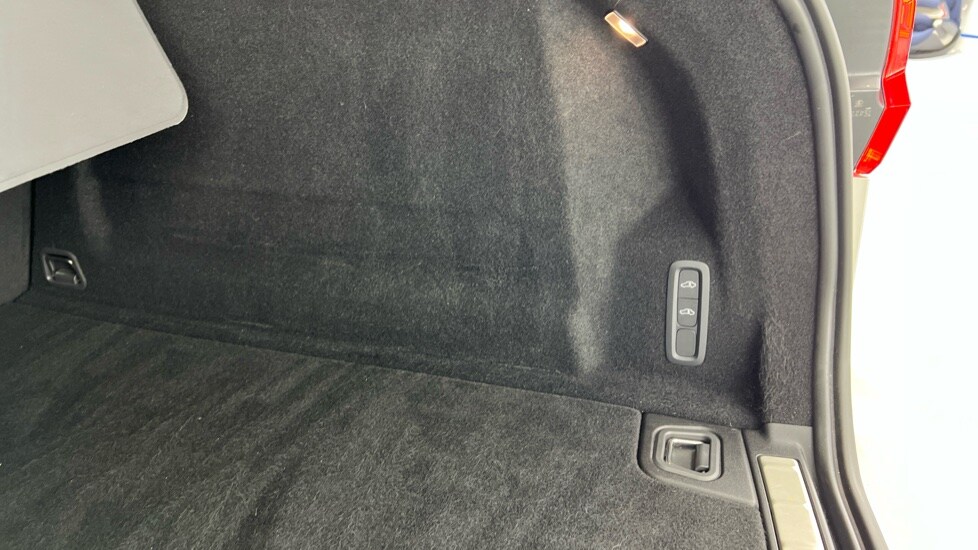 Used Volvo XC60 2023 for sale - 76168788: Photo 54