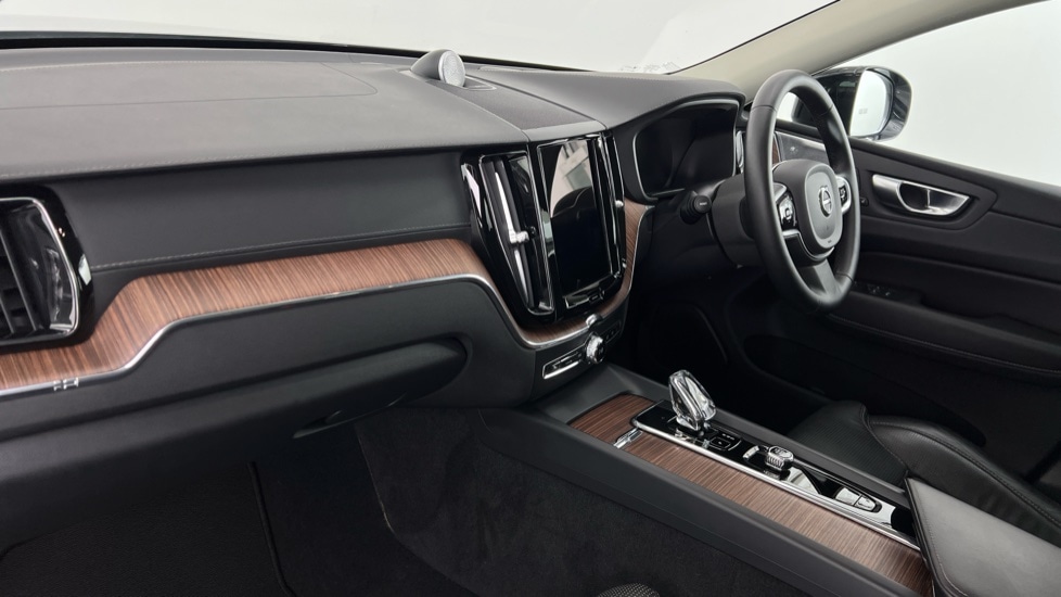 Used Volvo XC60 2023 for sale - 76168788: Photo 58