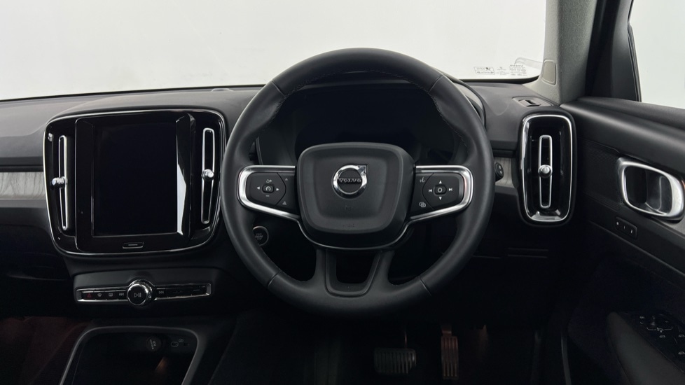 Used Volvo XC40 2023 for sale - 76540066: Photo 10