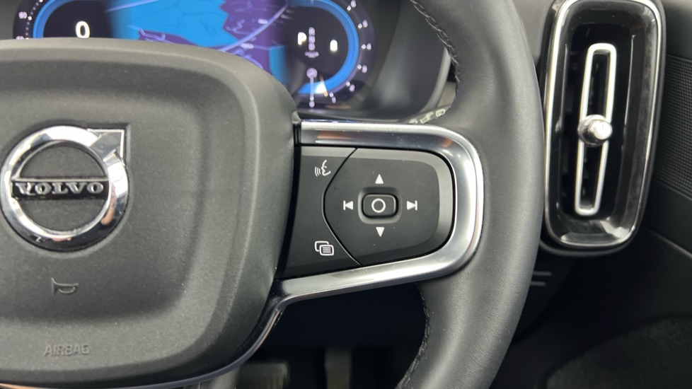 Used Volvo XC40 2023 for sale - 76540066: Photo 22