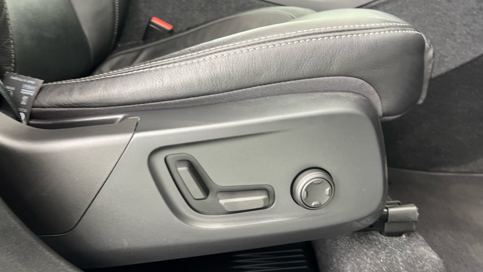 Used Volvo XC40 2023 for sale - 76540066: Photo 30