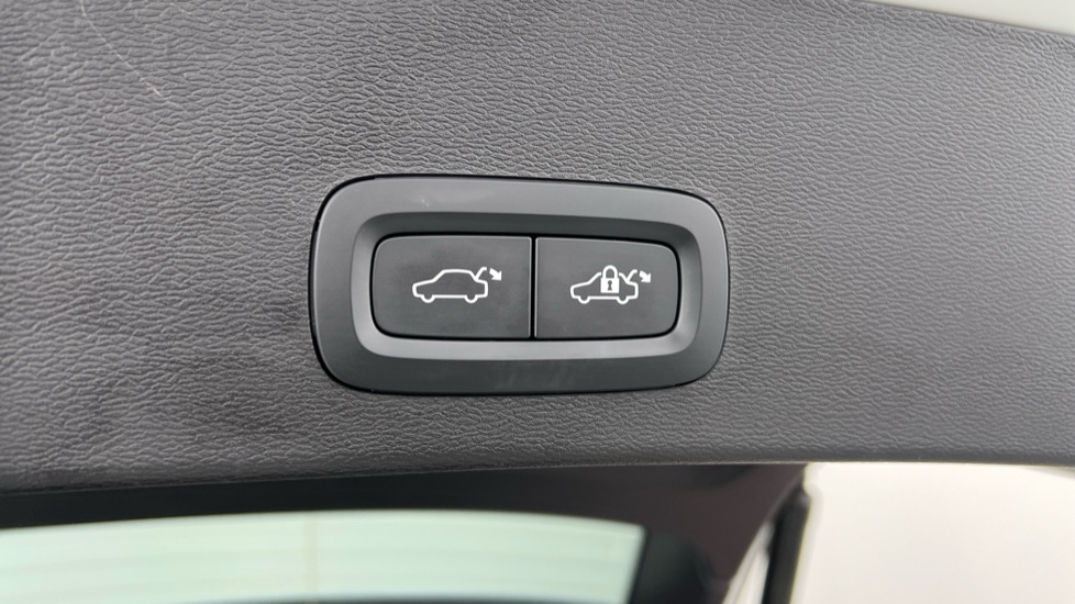 Used Volvo XC40 2023 for sale - 76540066: Photo 35