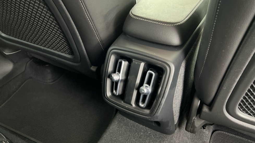 Used Volvo XC40 2023 for sale - 76540066: Photo 39