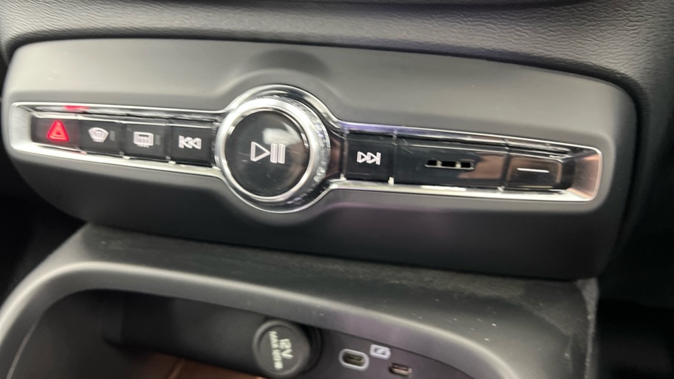 Used Volvo XC40 2023 for sale - 76540066: Photo 49