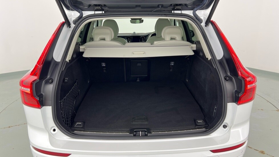 Used Volvo XC60 2023 for sale - 77755725: Photo 13