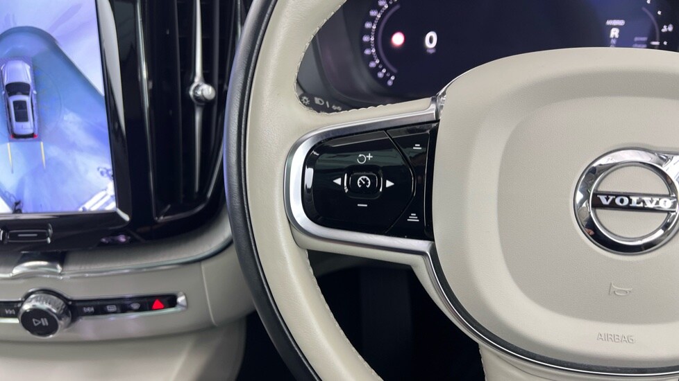 Used Volvo XC60 2023 for sale - 77755725: Photo 21