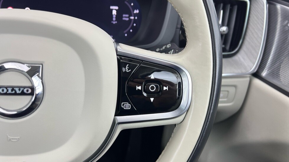 Used Volvo XC60 2023 for sale - 77755725: Photo 22