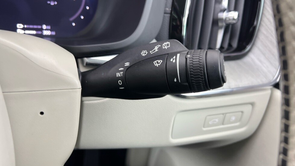 Used Volvo XC60 2023 for sale - 77755725: Photo 23