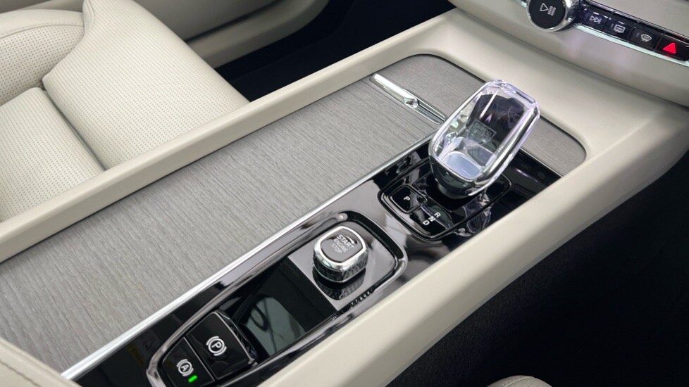 Used Volvo XC60 2023 for sale - 77755725: Photo 25