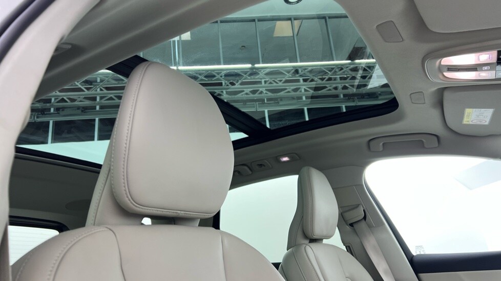 Used Volvo XC60 2023 for sale - 77755725: Photo 31