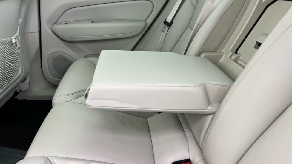 Used Volvo XC60 2023 for sale - 77755725: Photo 34