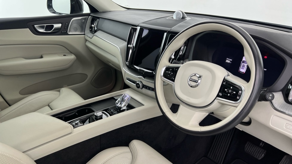 Used Volvo XC60 2023 for sale - 77755725: Photo 4