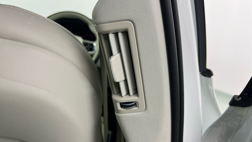 Used Volvo XC60 2023 for sale - 77755725: Photo 40