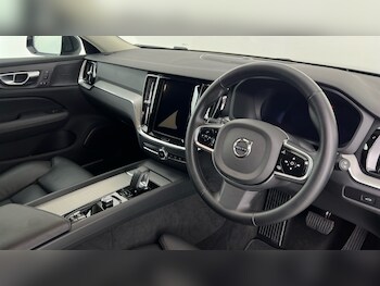 Used Volvo V60 2025 for sale - 77261630: Photo