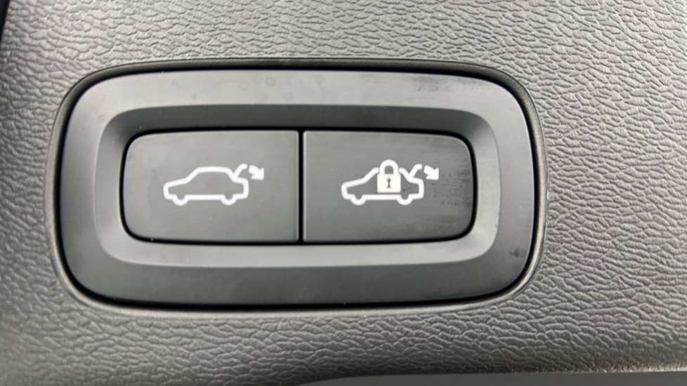 Used Volvo XC60 2024 for sale - 77133855: Photo 35